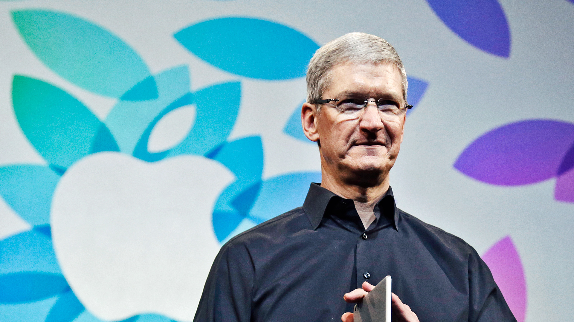 3020550-poster-p-1-tim-cook-calls-out-blogger-apple-event-ca2